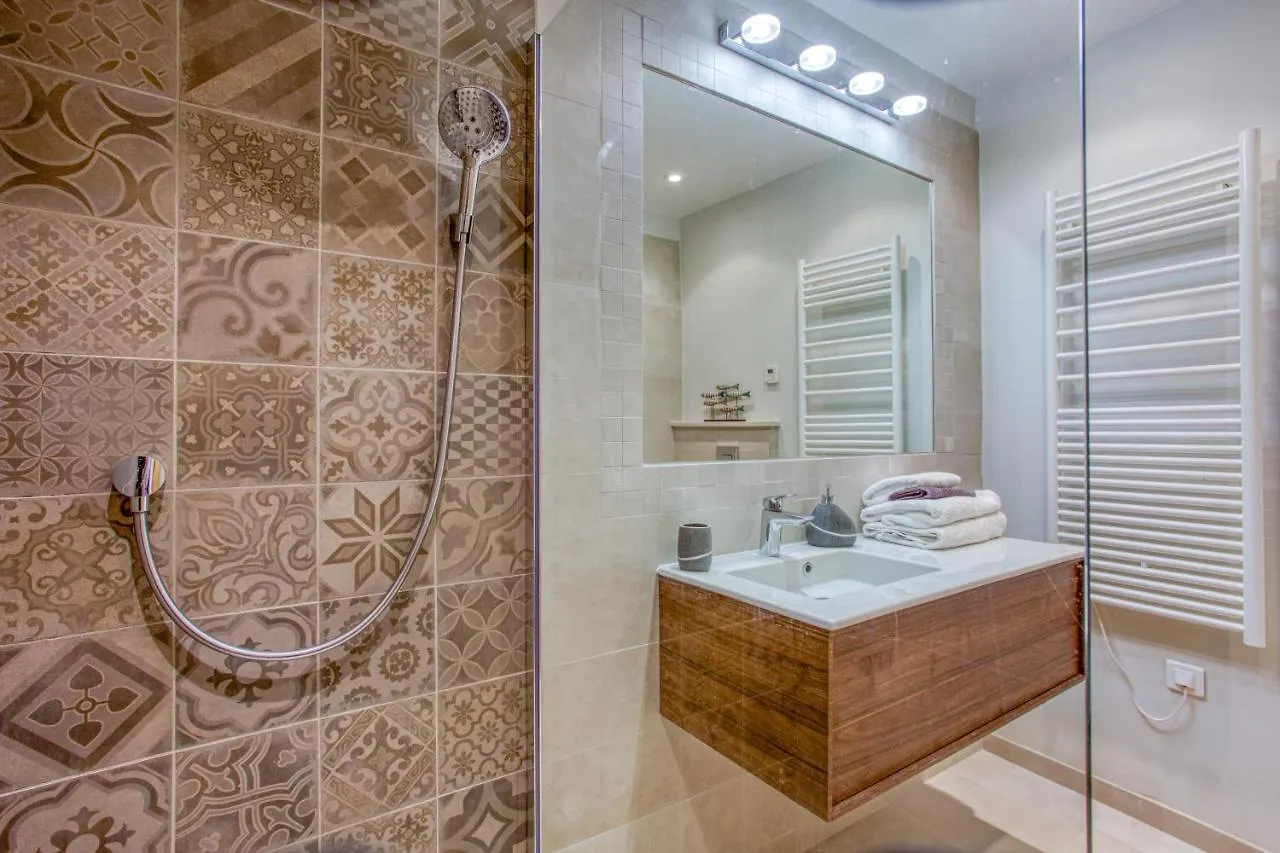 Style In Cannes-Beautiful Apt-5 Mins Stroll To Festival-Beach-Port شقة كان